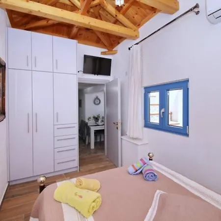 Holiday home Philoxenia