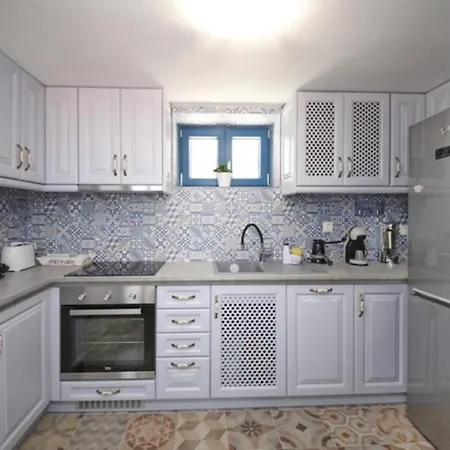 Holiday home Philoxenia